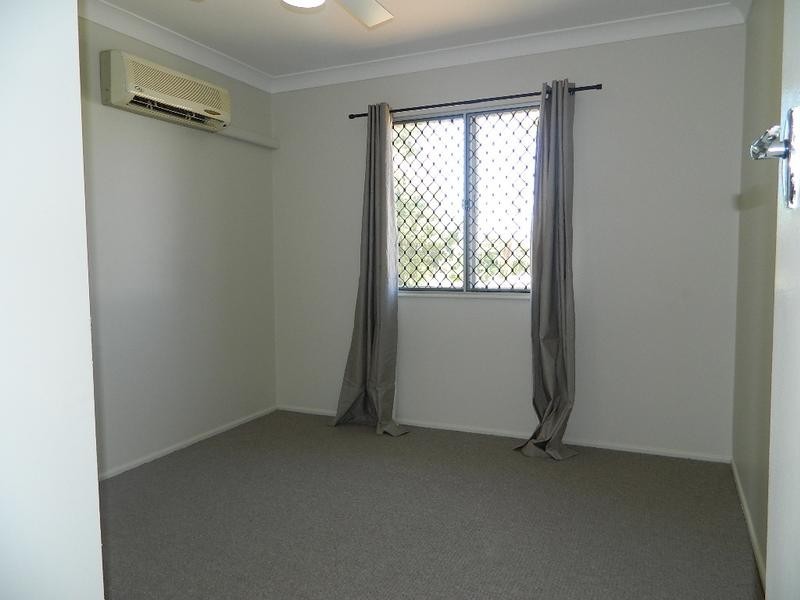 33 Raceview Street, Eastern Heights QLD 4305