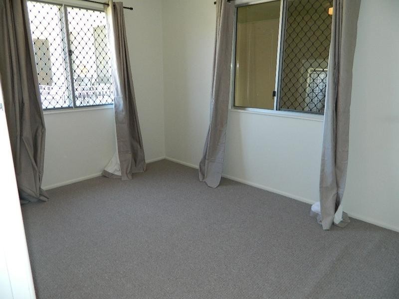 33 Raceview Street, Eastern Heights QLD 4305