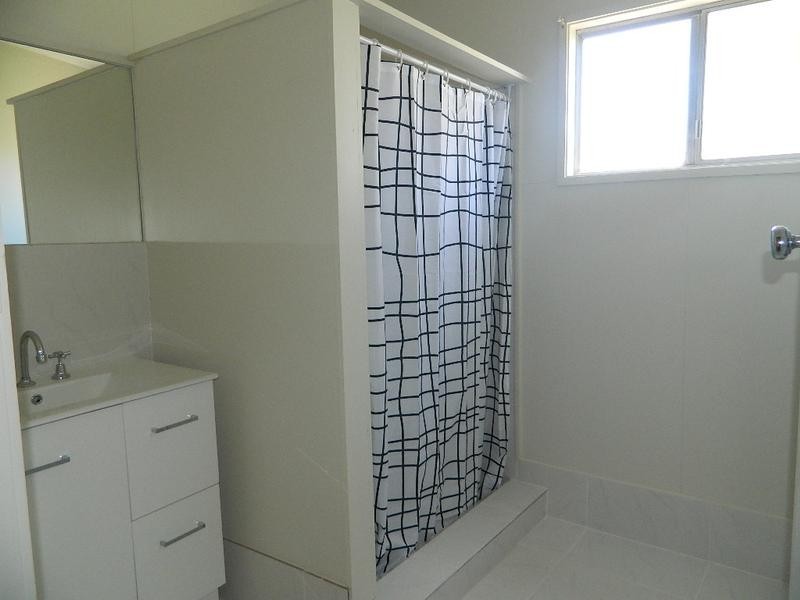 33 Raceview Street, Eastern Heights QLD 4305