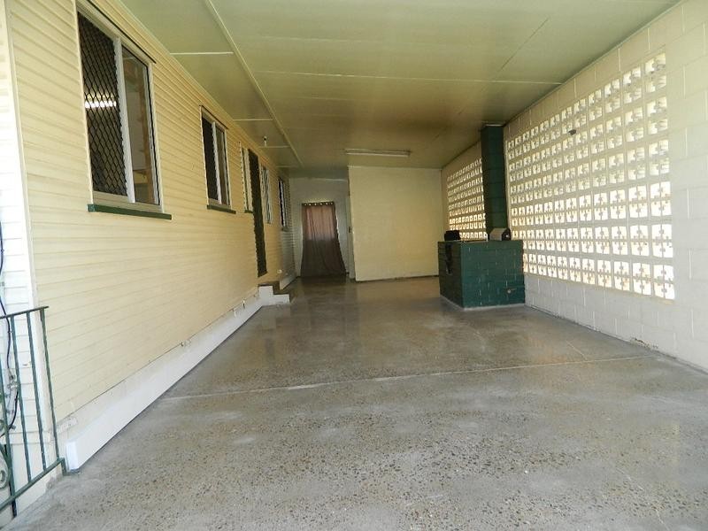 33 Raceview Street, Eastern Heights QLD 4305