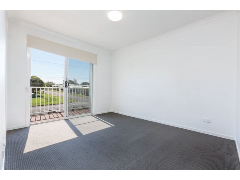 4 Napier Circuit, Silkstone QLD 4304