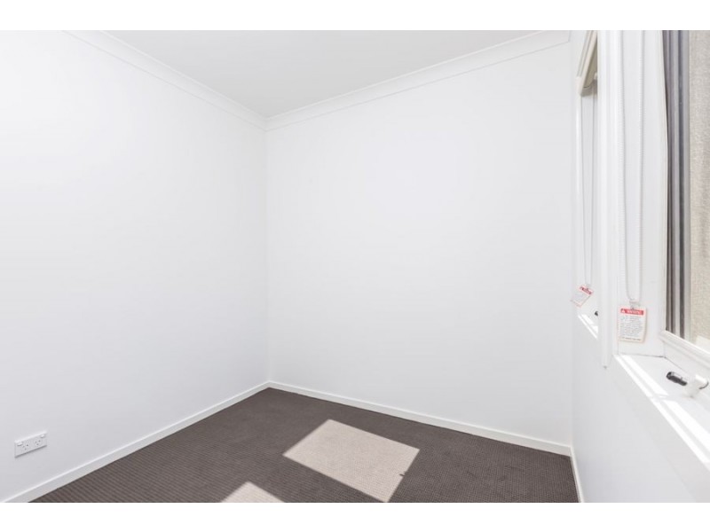 4 Napier Circuit, Silkstone QLD 4304