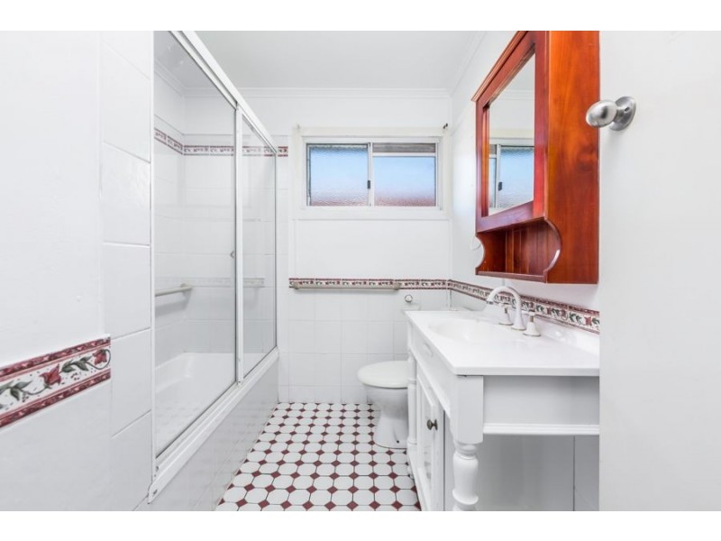 32 Baillieston Street, Leichhardt QLD 4305