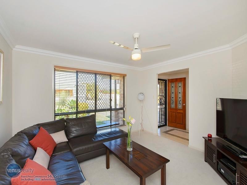 6 Regency Grove, Flinders View QLD 4305