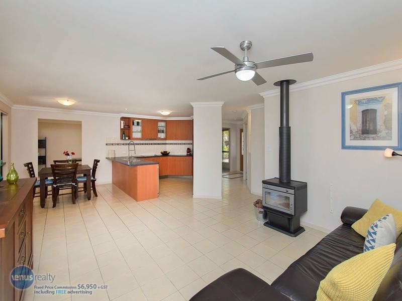 6 Regency Grove, Flinders View QLD 4305