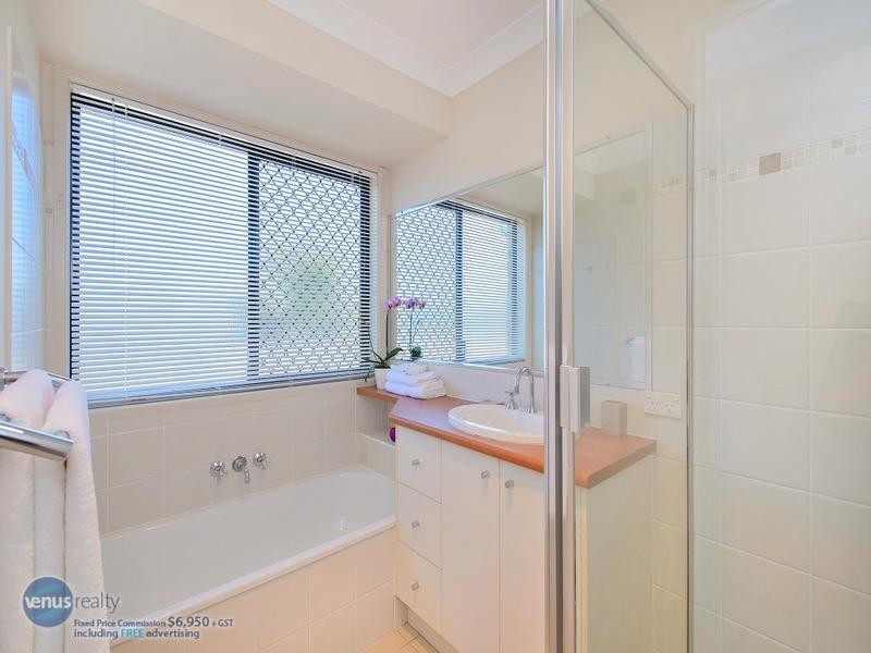 6 Regency Grove, Flinders View QLD 4305