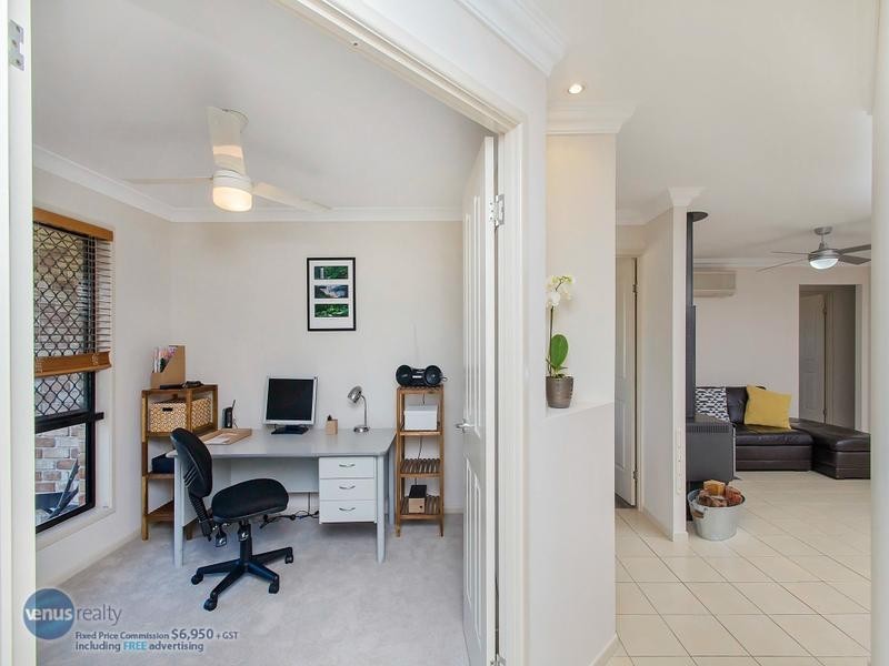 6 Regency Grove, Flinders View QLD 4305