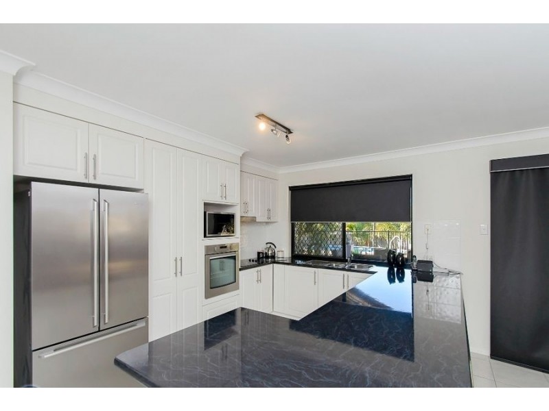 7 Crystalwood Court, Fernvale QLD 4306