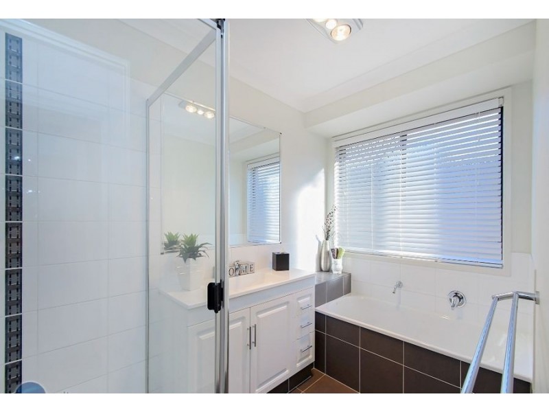 7 Crystalwood Court, Fernvale QLD 4306