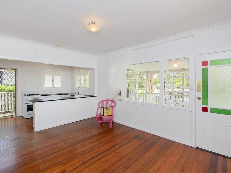 35 John Street, Bundamba QLD 4304