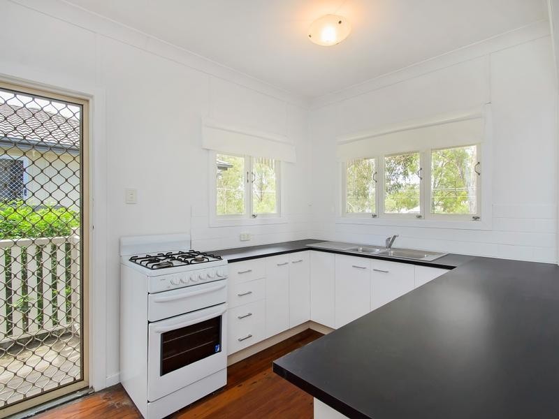 35 John Street, Bundamba QLD 4304