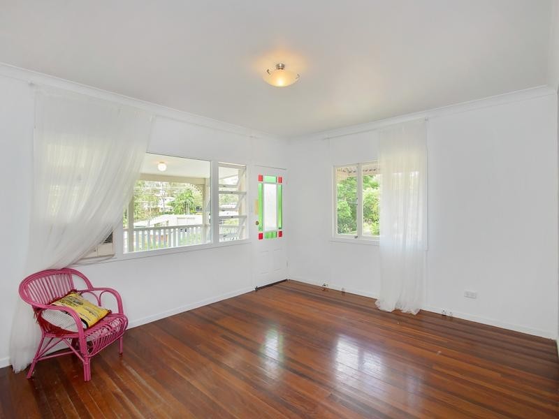 35 John Street, Bundamba QLD 4304