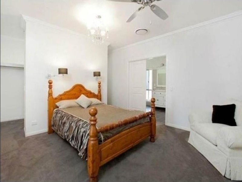 65 Lyndon Way, Karalee QLD 4306