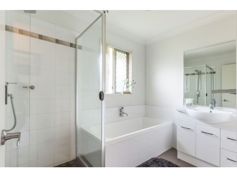 5 Truscot Court, Fernvale QLD 4306