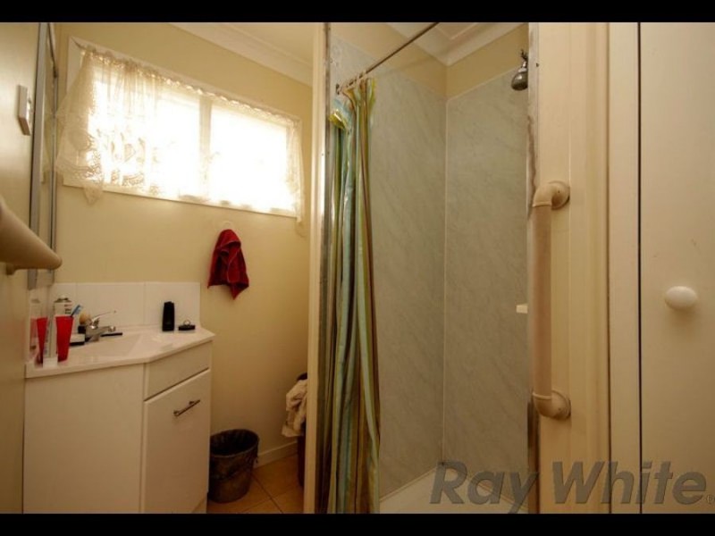 8 White Street, Bundamba QLD 4304