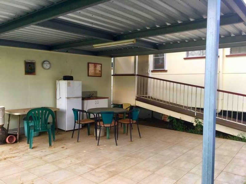 8 White Street, Bundamba QLD 4304