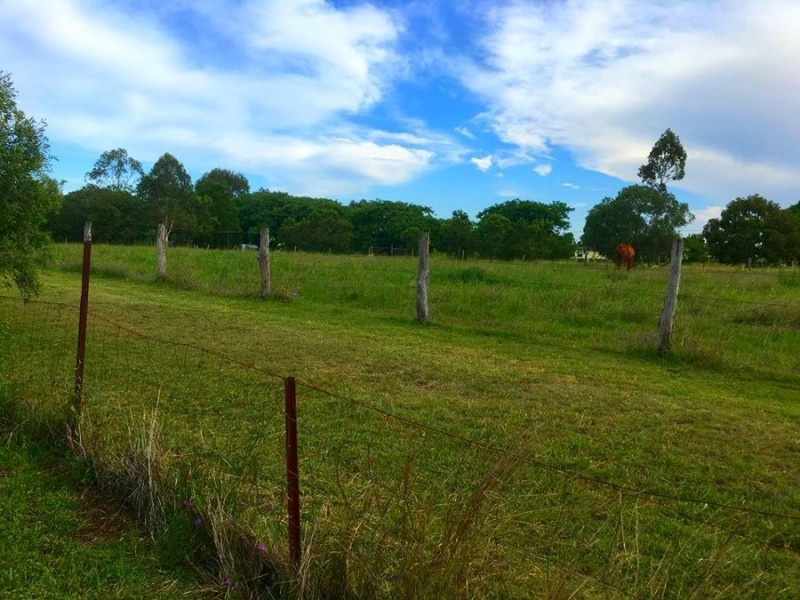 8 White Street, Bundamba QLD 4304