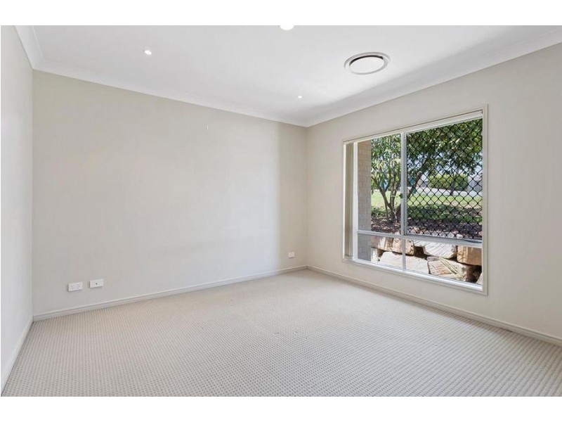 3 Crystalwood Court, Fernvale QLD 4306