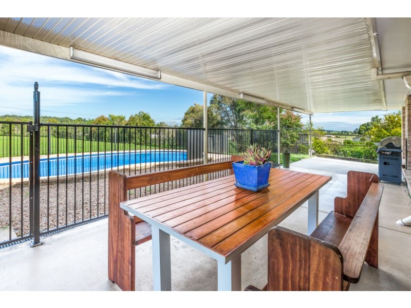 20 Ivory Close, Peak Crossing QLD 4306