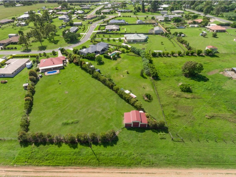 20 Ivory Close, Peak Crossing QLD 4306