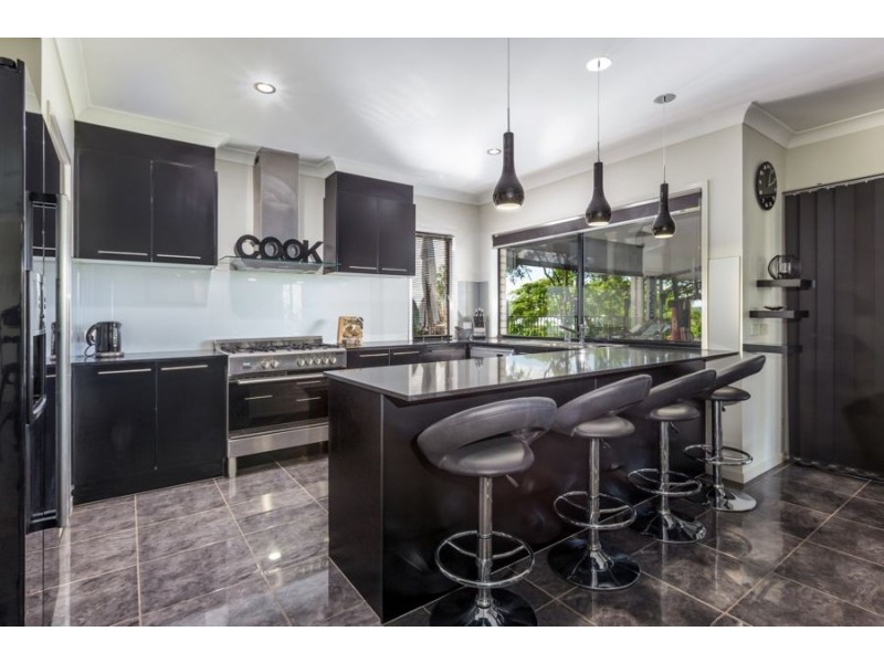 4 Janet Close, Fernvale QLD 4306