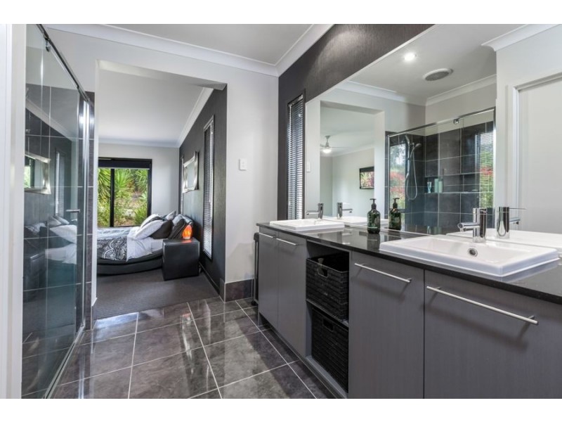 4 Janet Close, Fernvale QLD 4306