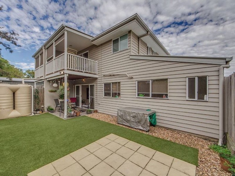 2/28 Green Street, Booval QLD 4304
