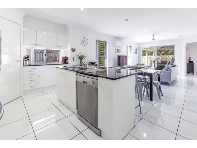 71 Honeywood Drive, Fernvale QLD 4306