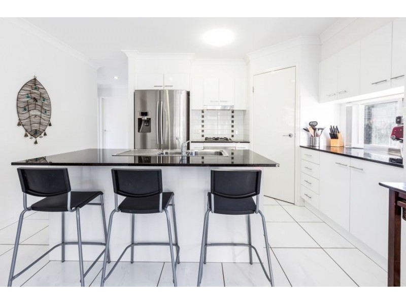 71 Honeywood Drive, Fernvale QLD 4306