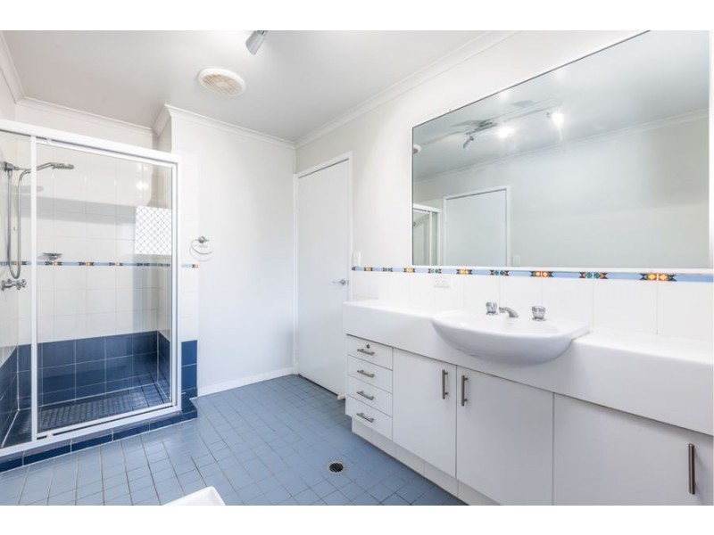 6/13 John Staines Crescent, North Ipswich QLD 4305