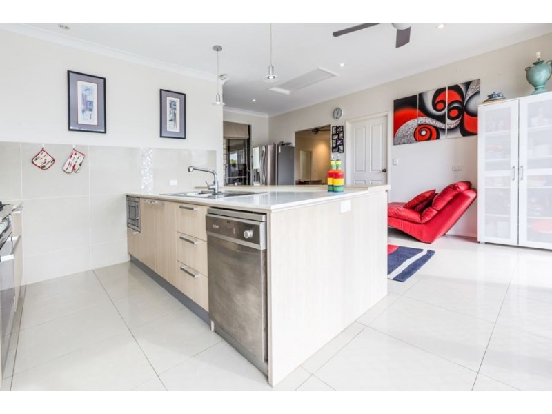 14 Shamrock Court, Chuwar QLD 4306
