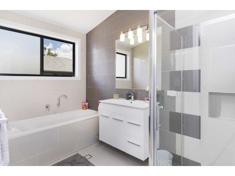 2/6 Denning Street, Fernvale QLD 4306