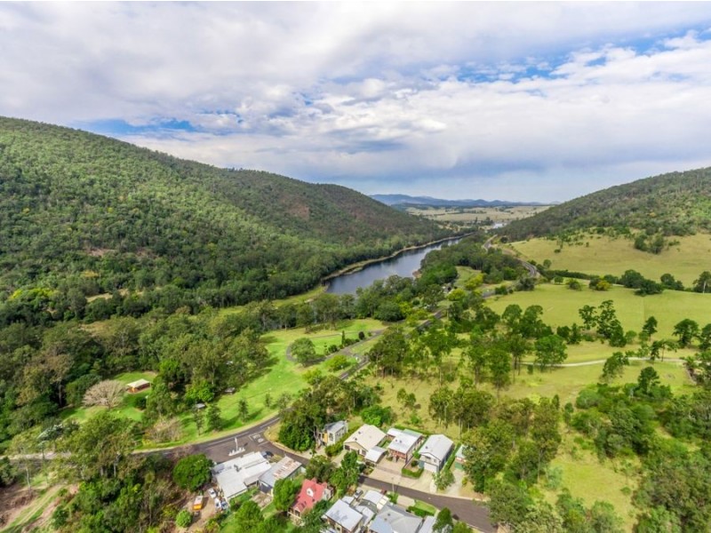 3 Guldbransen Street, Somerset Dam QLD 4312