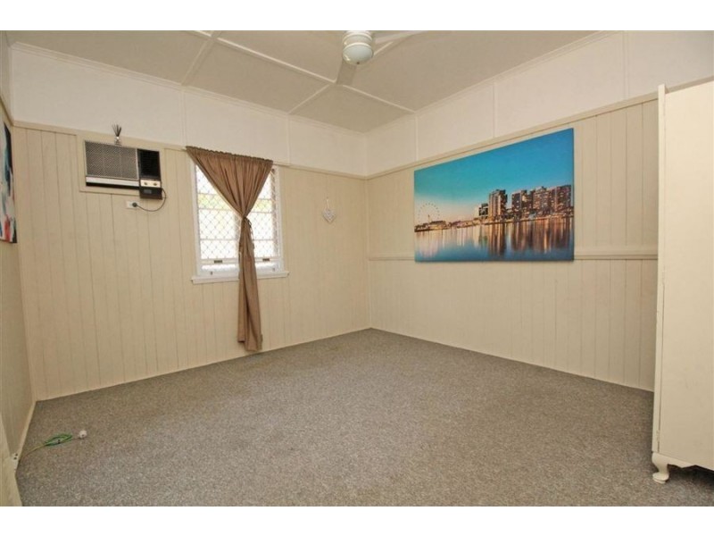 121 Glebe Road, Silkstone QLD 4304