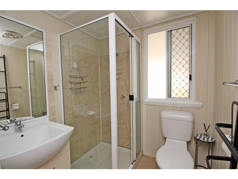 121 Glebe Road, Silkstone QLD 4304