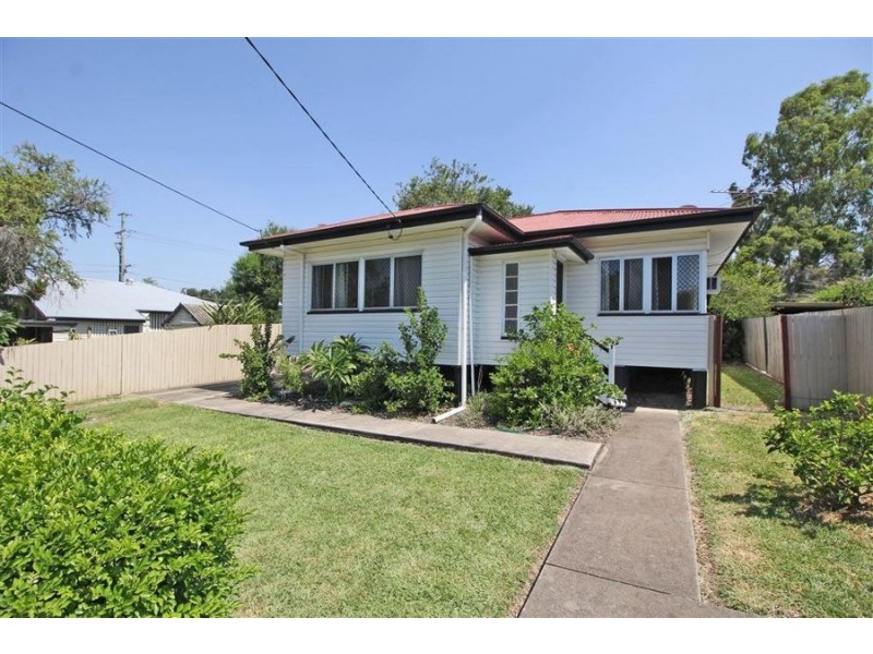 121 Glebe Road, Silkstone QLD 4304