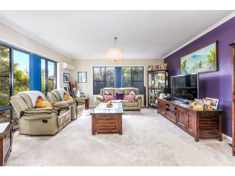 16 Bolingbroke Street East, Fernvale QLD 4306