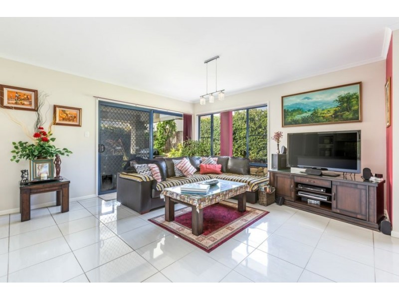 16 Bolingbroke Street East, Fernvale QLD 4306