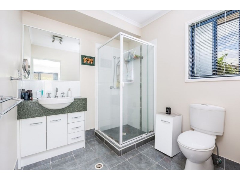 16 Bolingbroke Street East, Fernvale QLD 4306