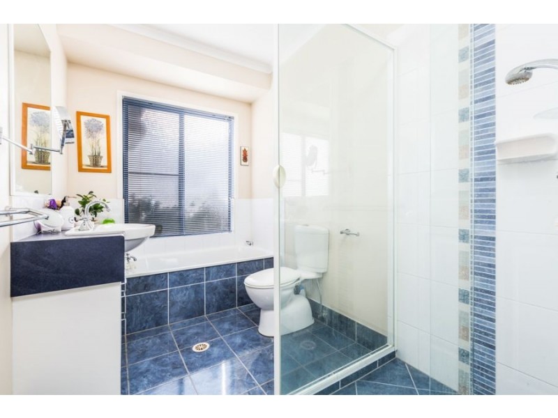 16 Bolingbroke Street East, Fernvale QLD 4306