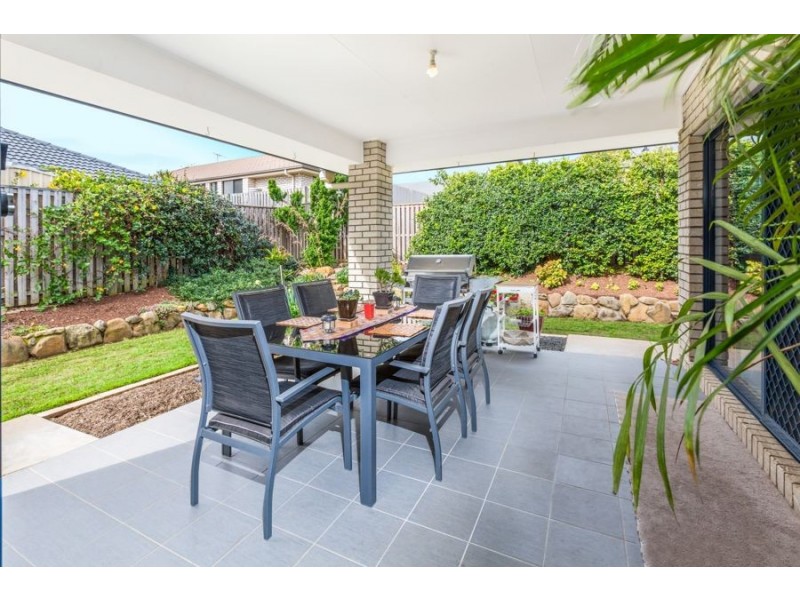 16 Bolingbroke Street East, Fernvale QLD 4306