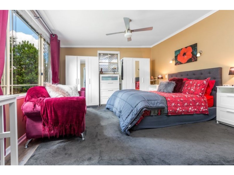 24 Tallon Street, Sadliers Crossing QLD 4305