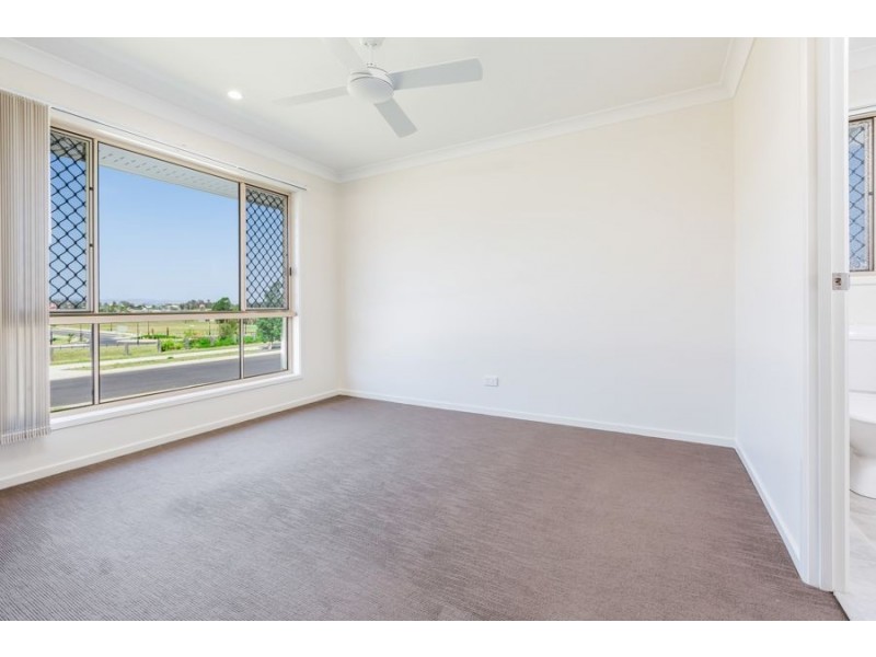 6 Flinders Court, Plainland QLD 4341