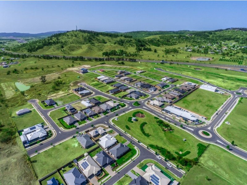 6 Flinders Court, Plainland QLD 4341