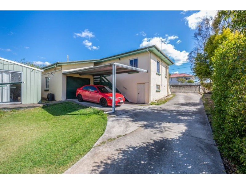 207 Blackstone Road, Silkstone QLD 4304