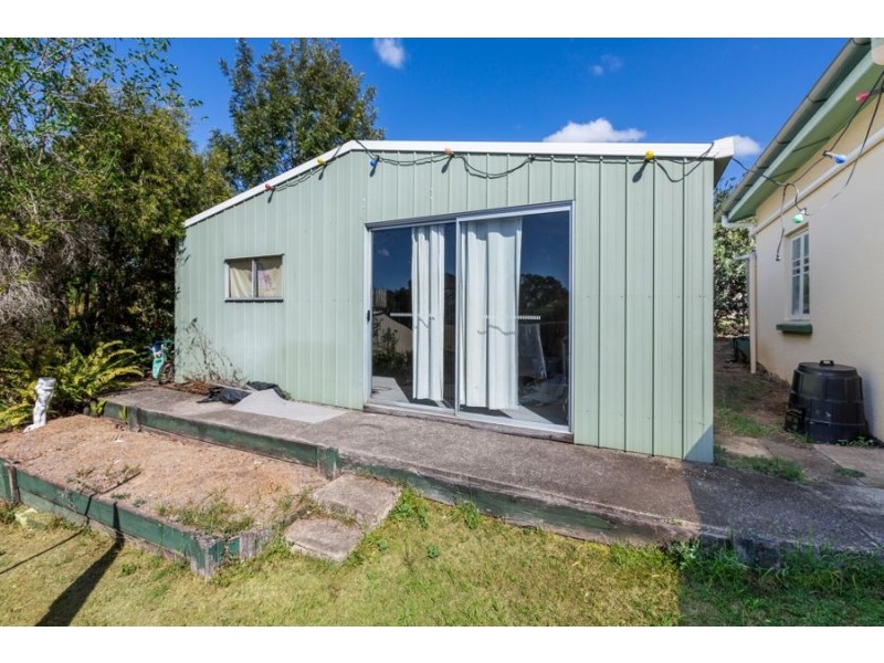 207 Blackstone Road, Silkstone QLD 4304