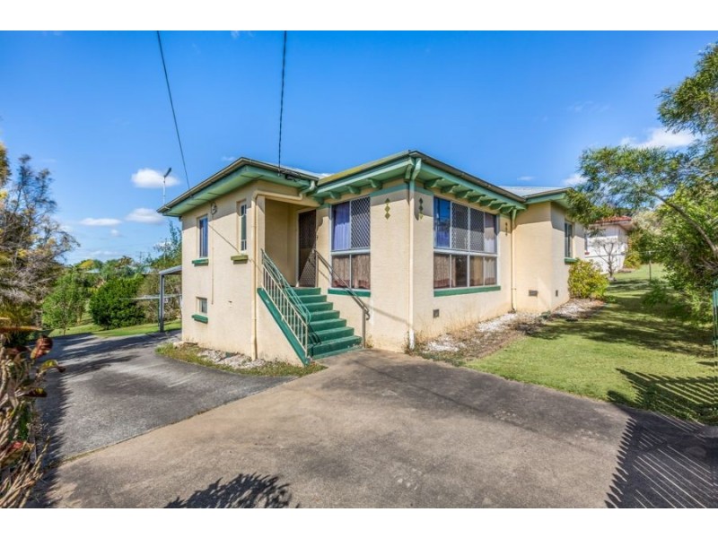 207 Blackstone Road, Silkstone QLD 4304