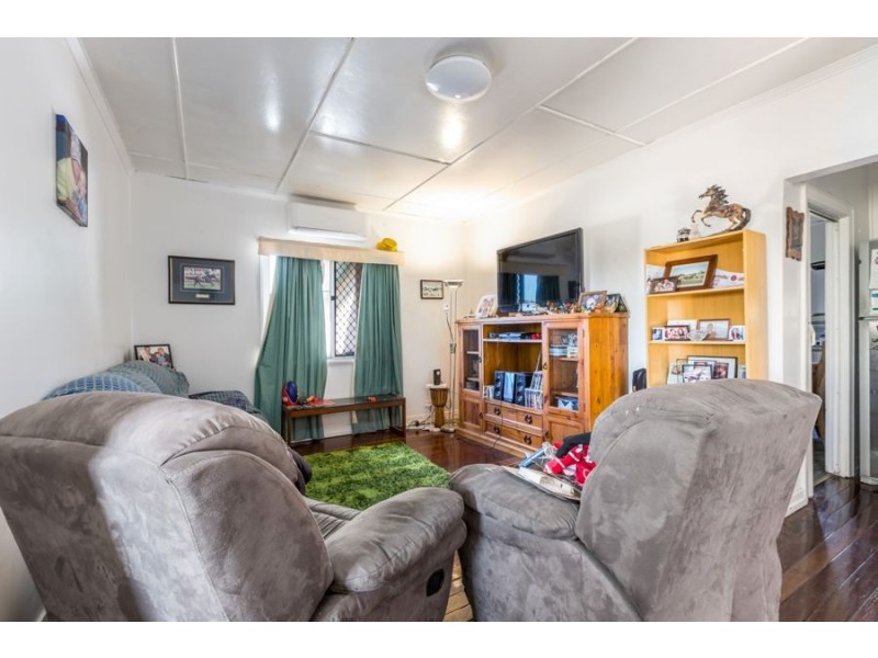 207 Blackstone Road, Silkstone QLD 4304
