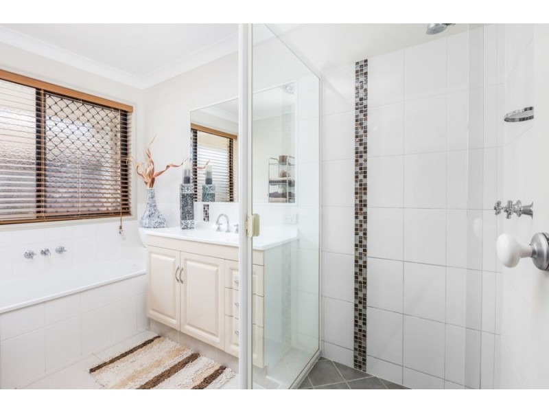 34 Honeywood Drive, Fernvale QLD 4306