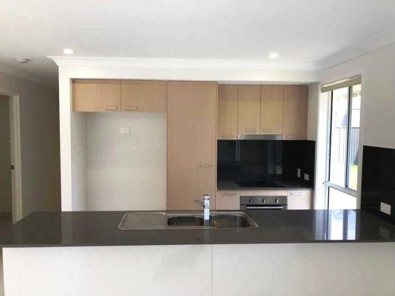 1/15 Dredge Circle, Brassall QLD 4305